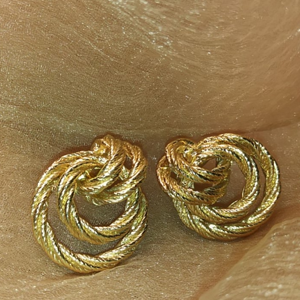 Vintage Avon Circle Rope Pierced Earrings